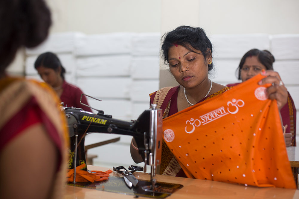 Une fabrication artisanale qui permet aux femmes de gagner leur vie.