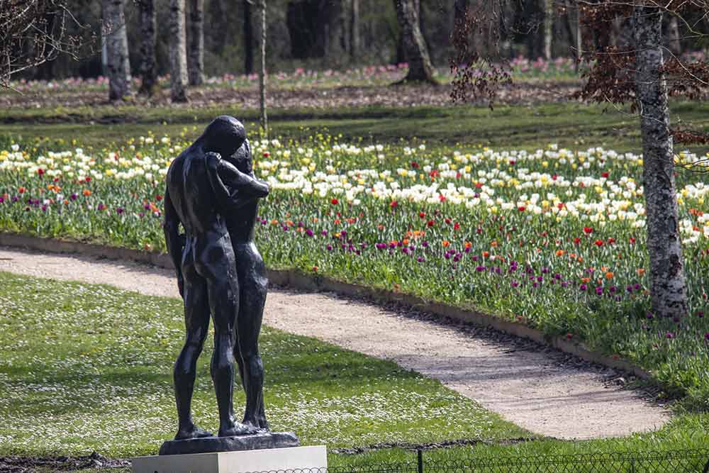 Les merveilleuses sculptures de l’artiste suédois Gustav Olovson sont ici à découvrir.