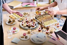 Picard Traiteur - Avec sa nouvelle gamme Traiteur, Picard garantit une prestation parfaite pour un vrai moment de convivialité entre collègues.