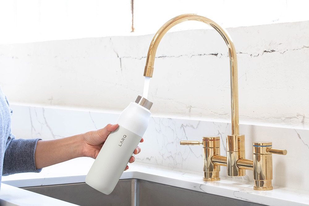 LARQ Bottle PureVis - bouteille d’eau autonettoyante équipée du premiersystème de purification de l’eau au monde.