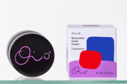 Superpause - est comme un soutien ultime pour votre peau lorsque vos hormones changent, notamment pendant la ménopause.