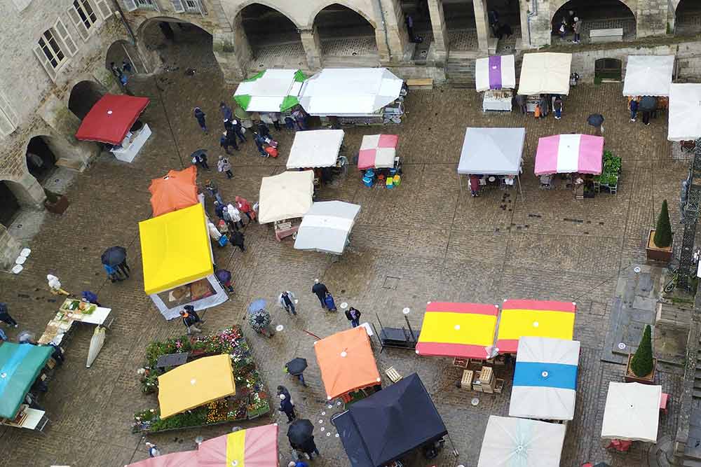 Villefranche-de-Rouergue - Le marché se tenait originellement trois fois par semaine