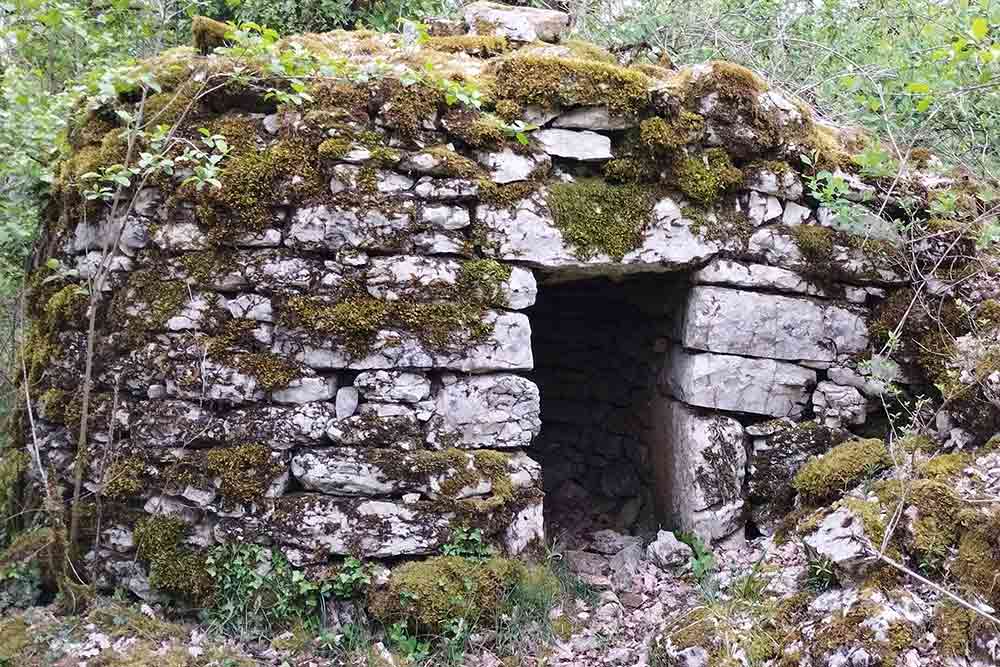 Villeneuve-d’Aveyron - Une caselle où se réfugiaient les bergers pour dormir et se mettre à l’abri des intempéries.