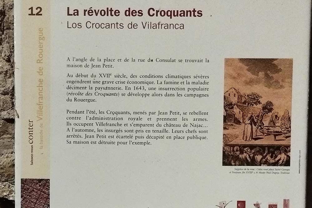 La plaque rappelant la révolte des croquants et le supplice de la roue infligé à Jean Petit.