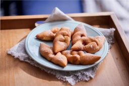 Brunch - Bugnes préparés selon une recette traditionnelle de la région lyonnaise.