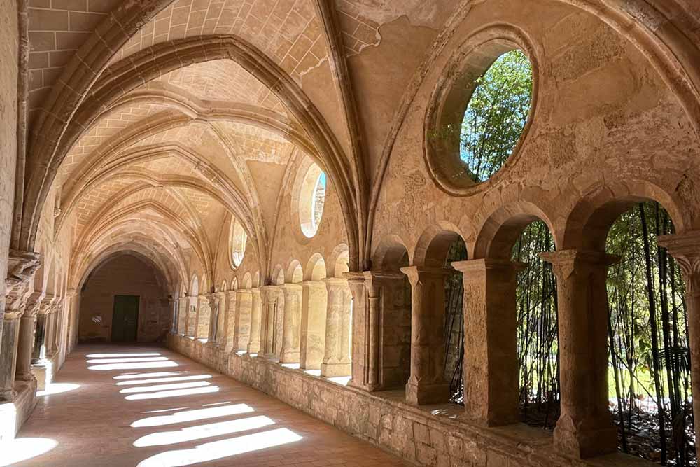 Sète - Cloître roman (abbaye de Valmagne)