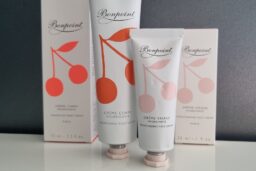 Bonpoint : un format nomade et coloré pour les crèmes visage et corps