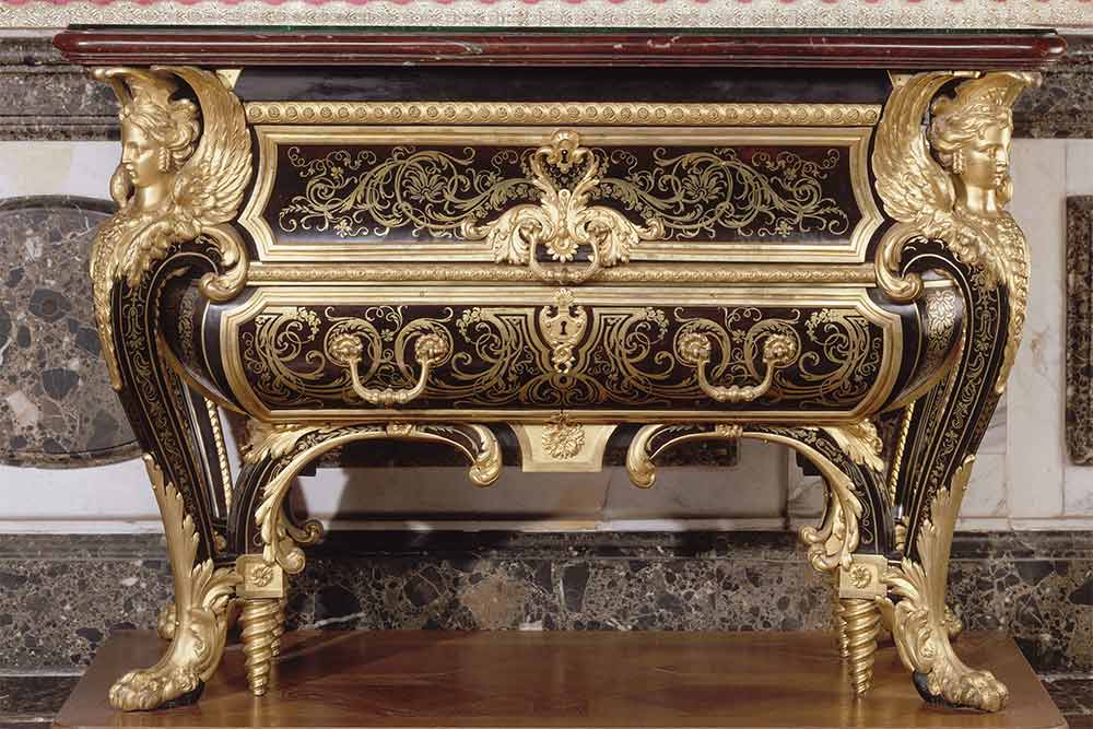  Commode (d'une paire)de la chambre du roi ©RMN Château de Versailles, ph Hervé Lewandowski