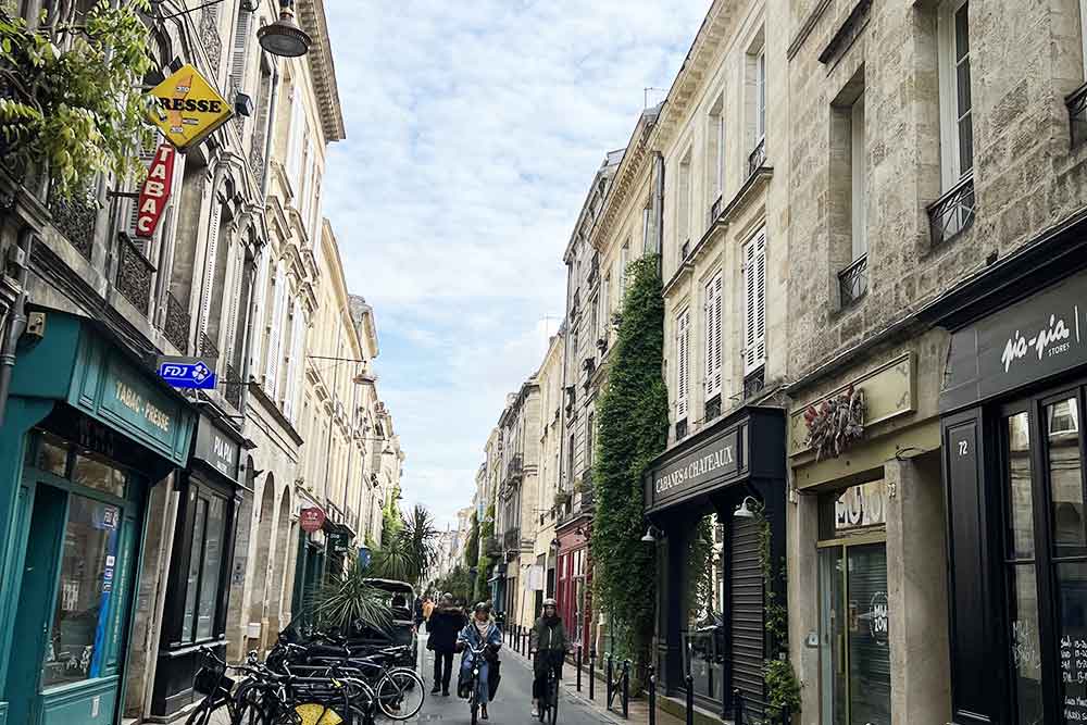 Les commerces sont nombreux dans les rues des Chartrons.