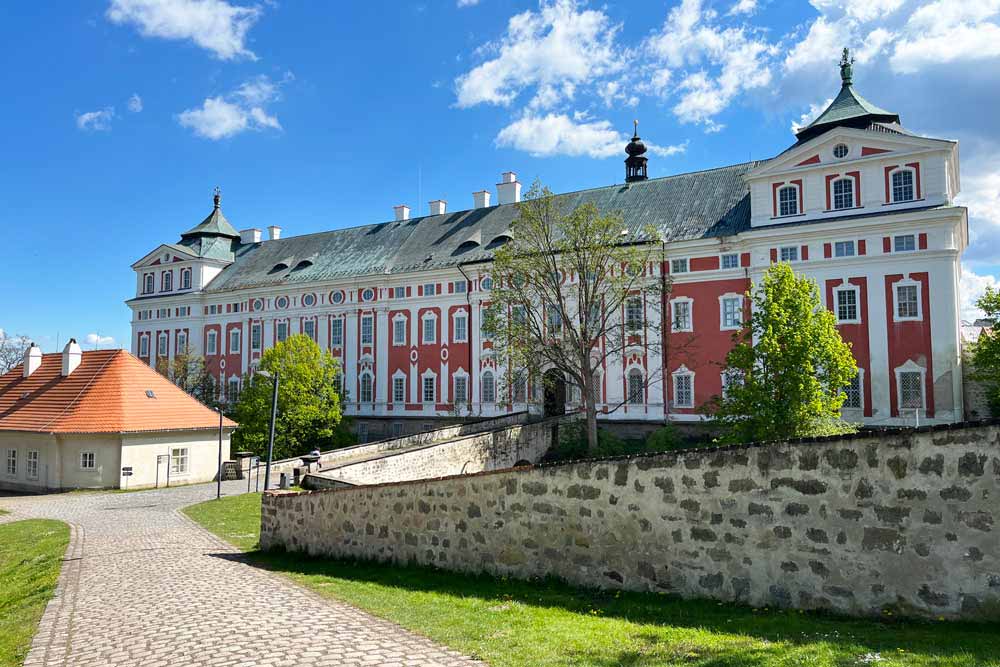 Hradec Králové - Vue extérieure (Monastère de Broumov)