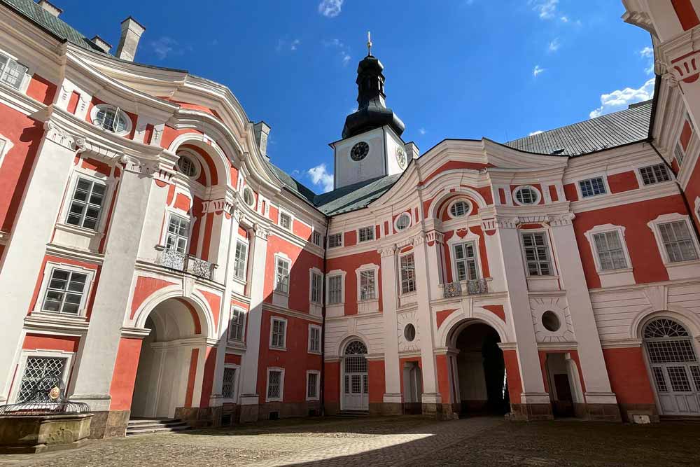 Hradec Králové - Cour intérieure (Monastère de Broumov)