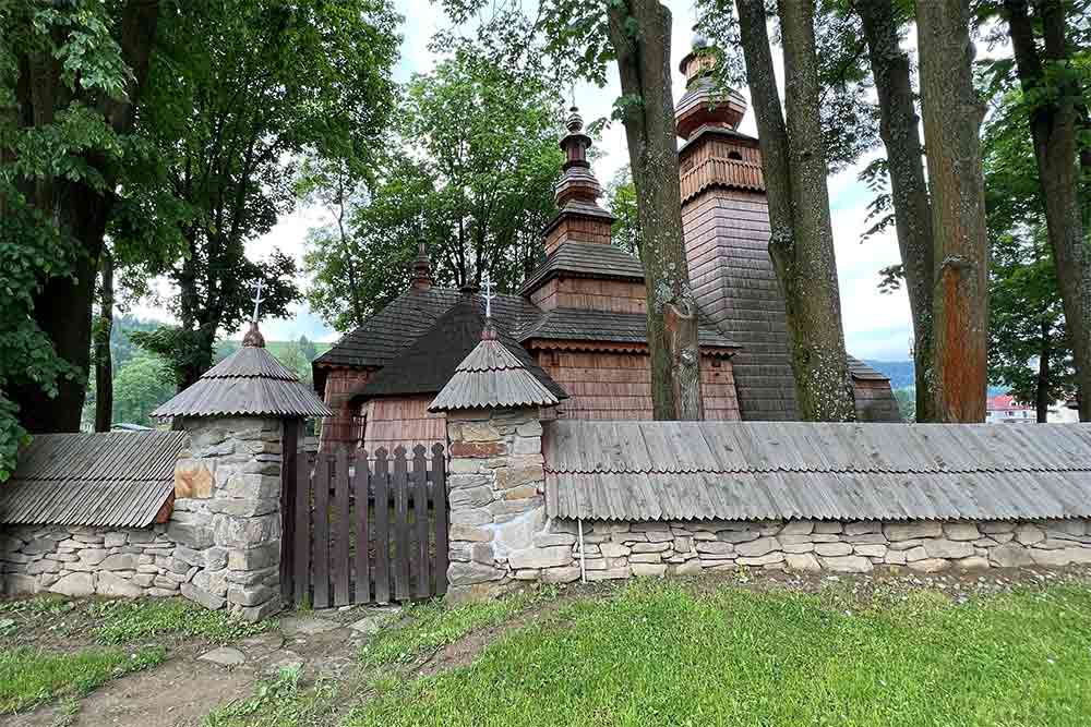 Eglises en bois - Eglise St Jacques le Mineur à Powroznik, la plus ancienne église orthodoxe des Carpates polonaises.