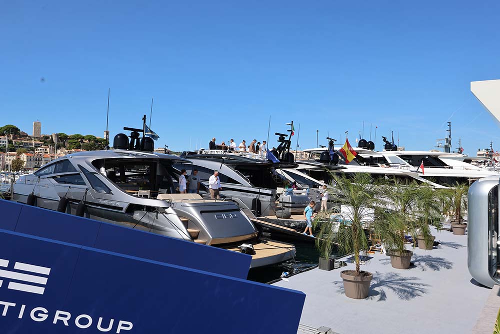 Salon Nautique - Pour toutes les bourses et tous les goûts.