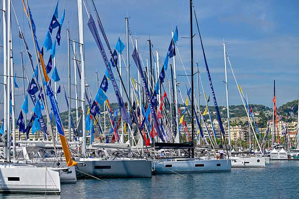 Salon Nautique - De magnifiques voiliers s'exposent au Port Canto.