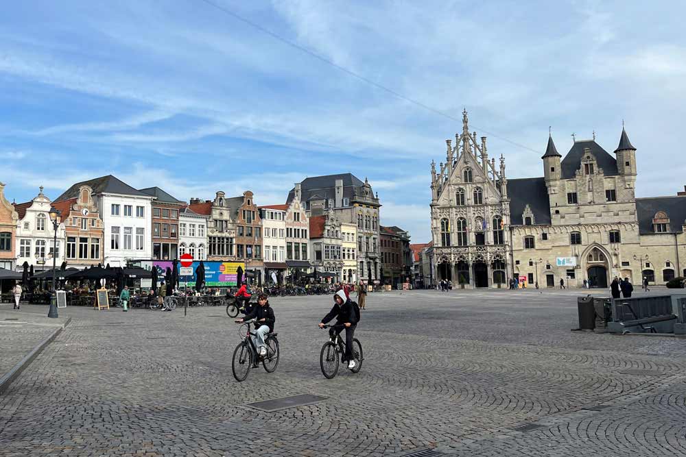 La grand place (Malines)