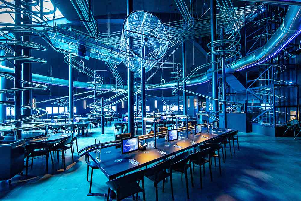 Le restaurant Space Loop : un concept de restaurant étonnant et spectaculaire. ©Futuroscope