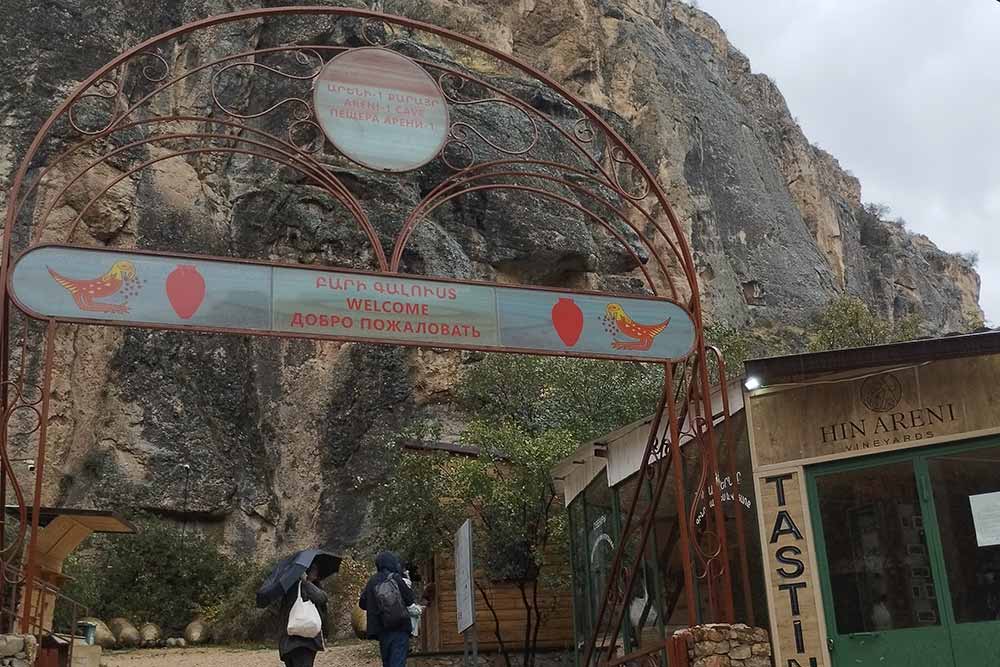 L’entrée des grottes d’Areni. Le site est habité depuis plusieurs milliers d’années.