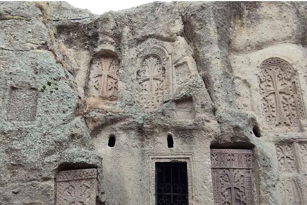 Monastère - Le monastère de Guéghard est un centre culturel et ecclésiastique.