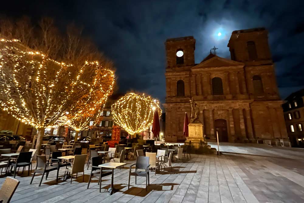 Premières illuminations de Noël sur la la place d’Armes