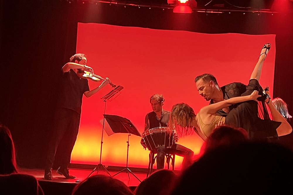 Musiciens et danseurs nous ont fait une magnifique démonstration de leurs arts.