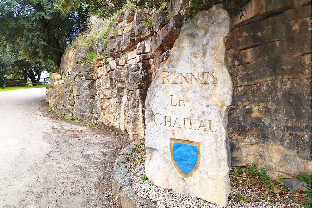 L’entrée de Rennes-le-Château.