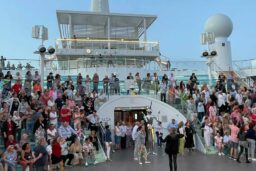 Croisière Claude François 2025 - elle promet d'être aussi déjantée et fabuleuse que celle de 2024.
