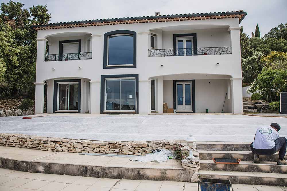 Garden Park Concept - Une belle maison avec un sol triste et moche.