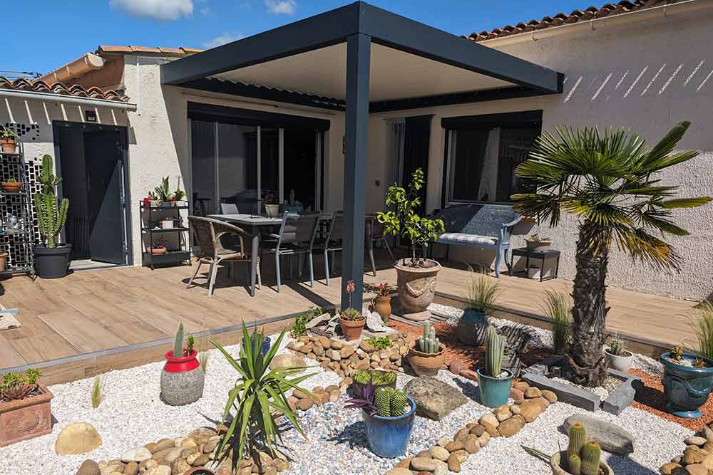 Garden Park Concept - du Grès Céram pour embellir le devant de la maison.