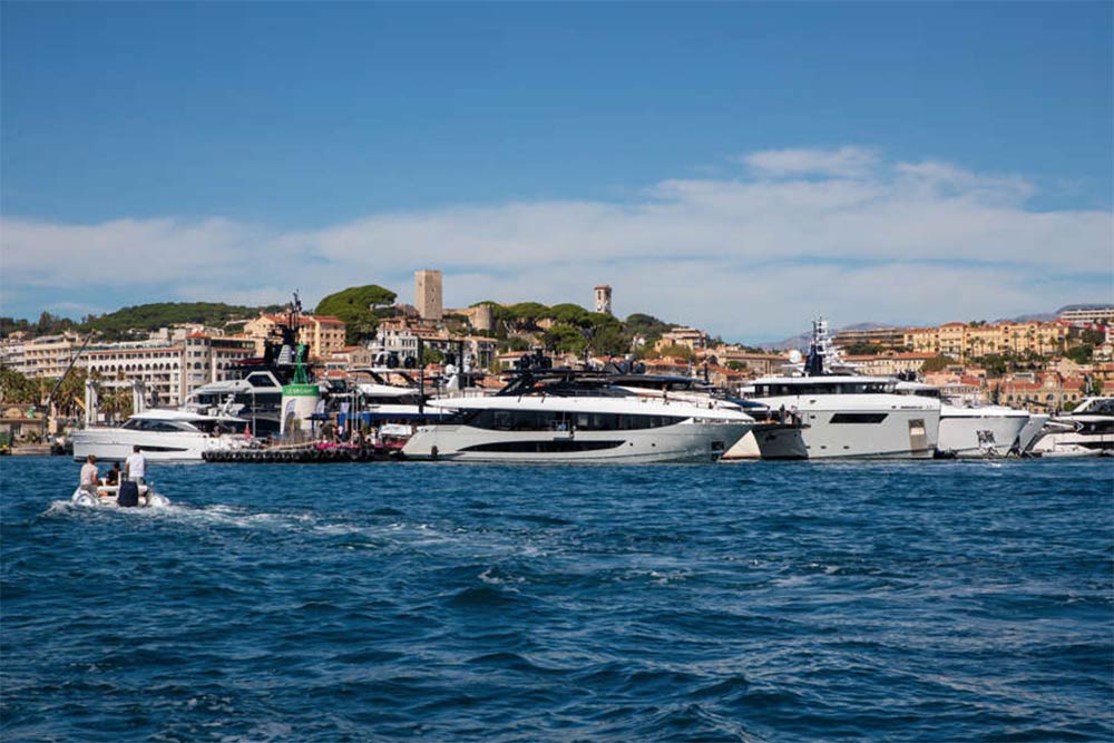 Cannes Yachting Festival - le plus grand salon à flot d’Europe.