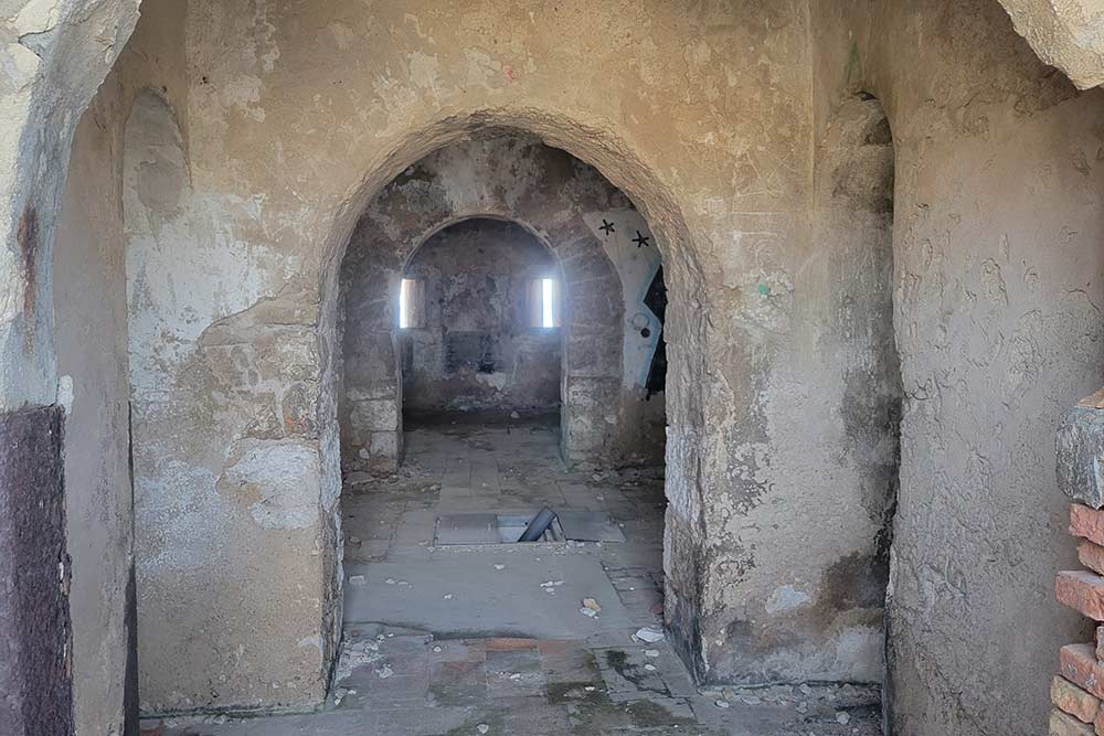 Vue à l’intérieur de l’ancien fortin