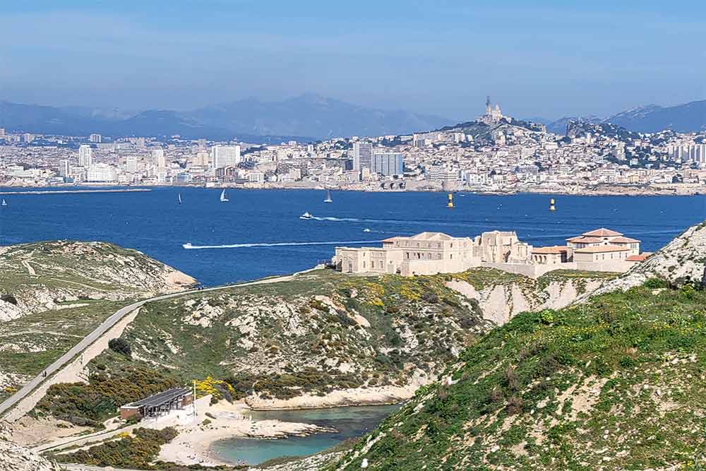 Marseille était sous le feu du Frioul.