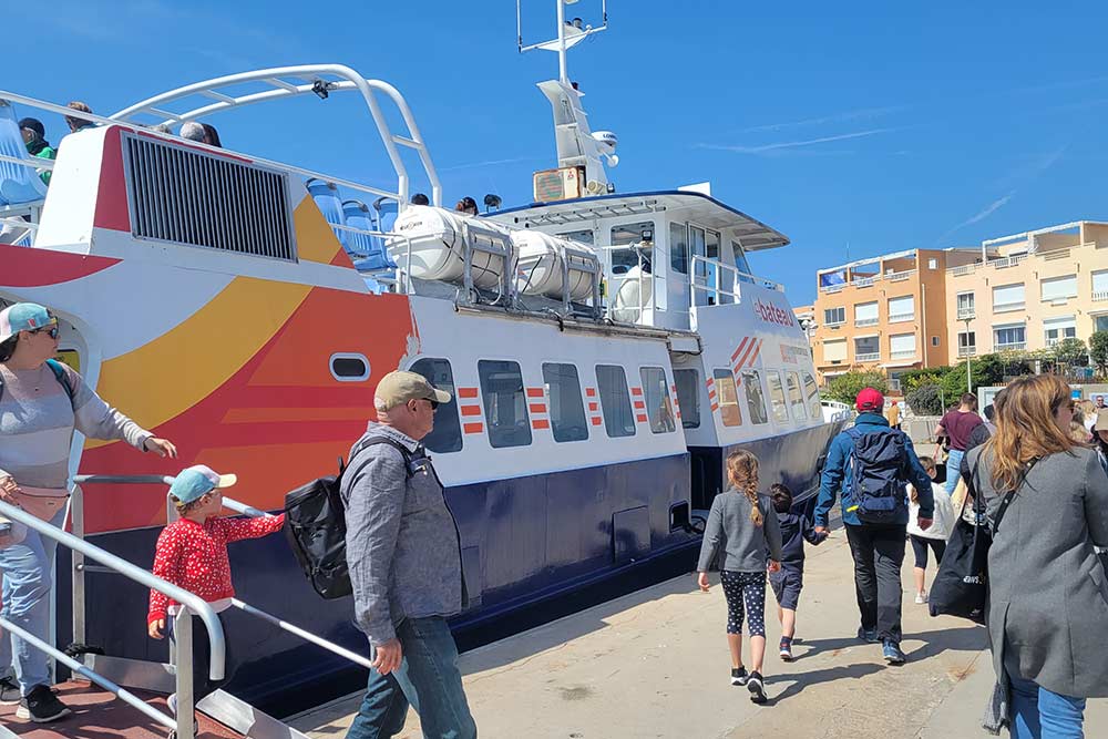 Une navette qui dessert le Frioul.