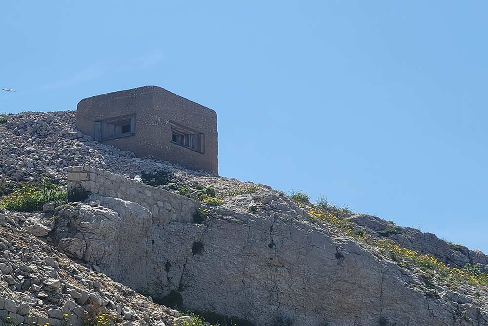 Frioul - Les ruines impressionnent par leur solidité malgré les bombardements alliés de 1944.
