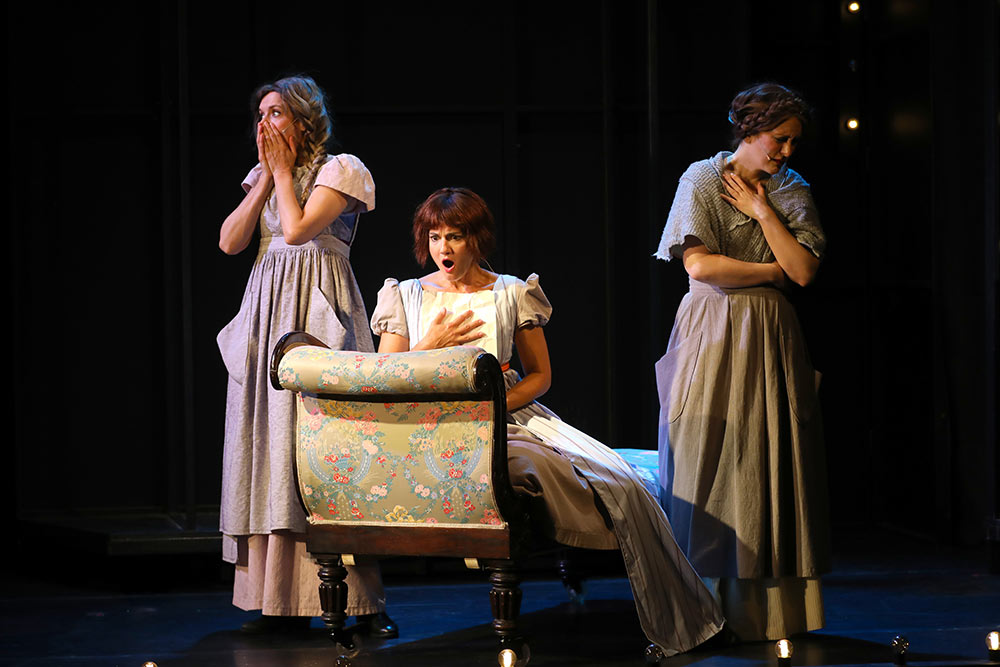 Orgueil et préjugés - des filles excitées à l'idée de rencontrer un future époux.