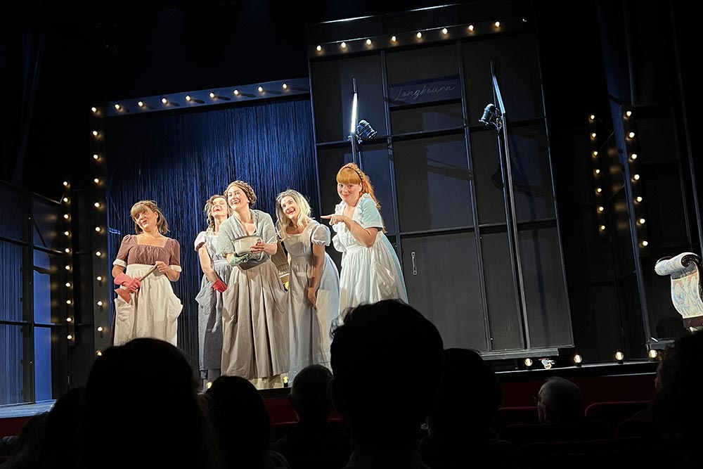 Des domestiques qui s'amusent bien.