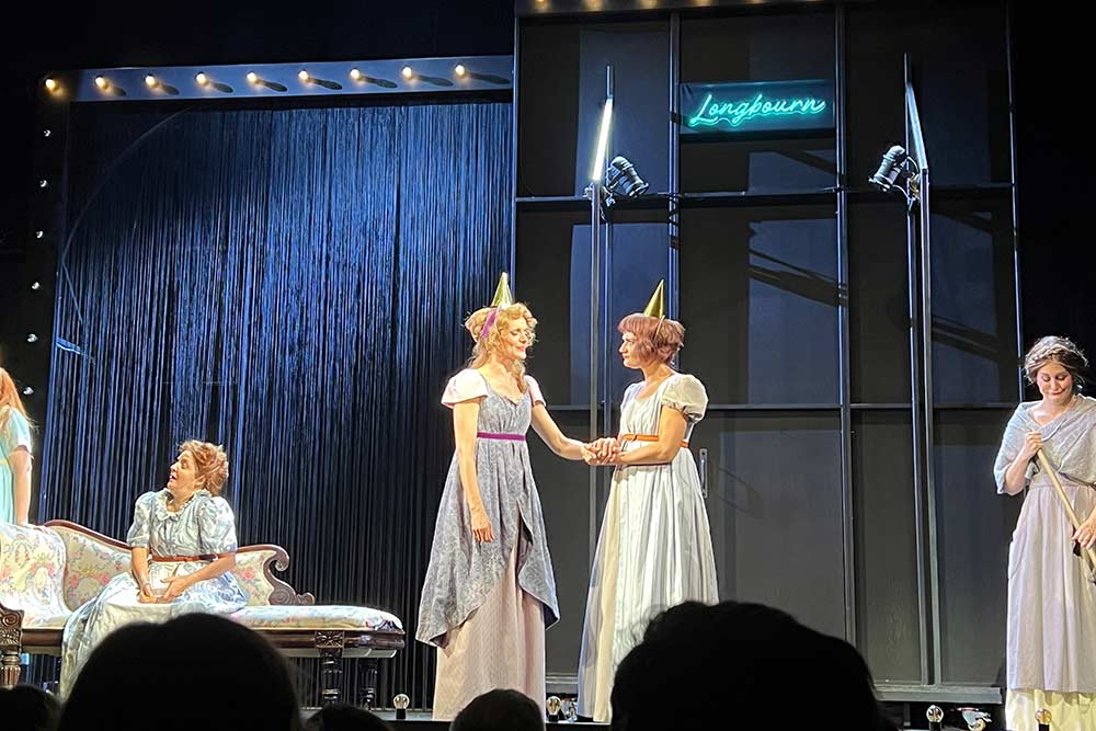 Deux soeurs qui se consolent.