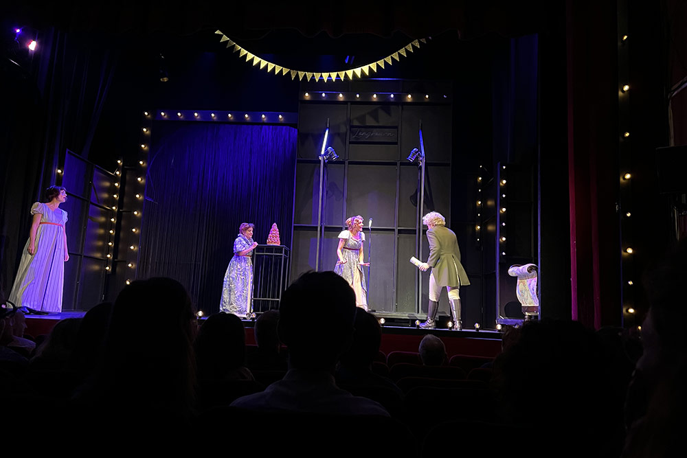 Orgueil et préjugés - une rencontre qui devrait aboutir à un mariage.