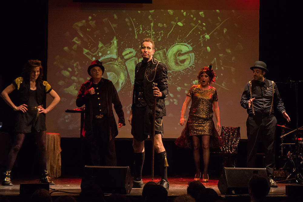 La Compagnie New - Deux spectacles basés sur l'improvisation.