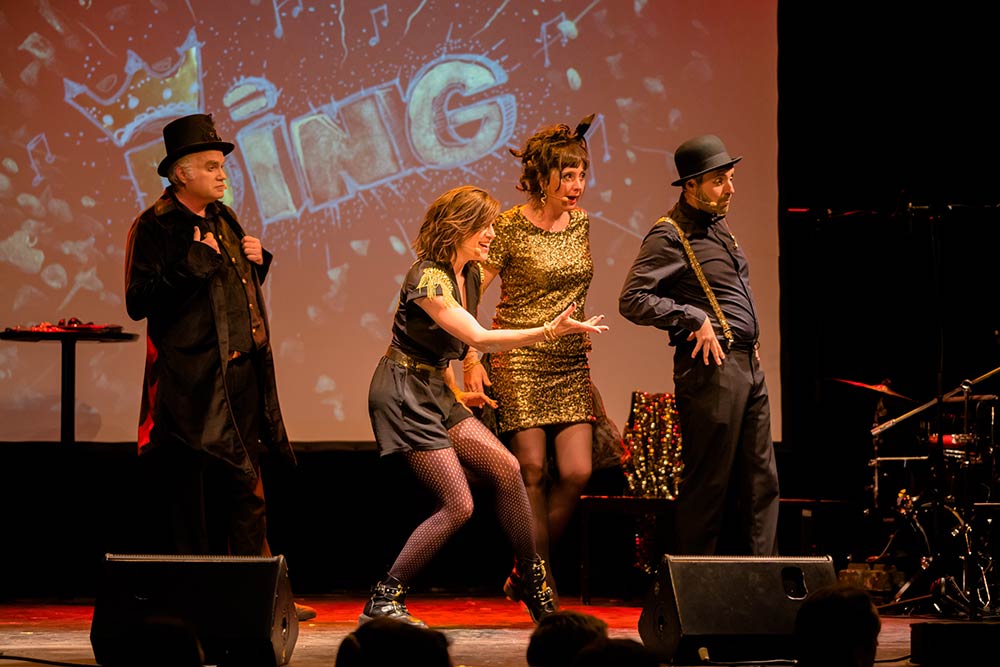 La Compagnie New - Deux spectacles basés sur l'improvisation.