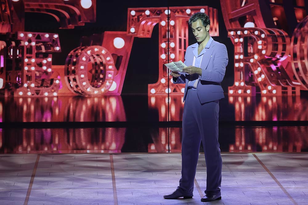 Guillaume Lancien, marchand d’art, ex-amant de Delphine.