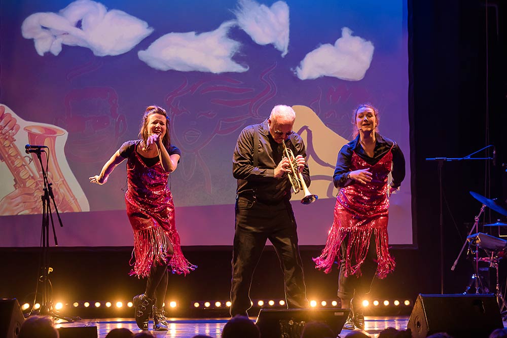 La Compagnie New - Deux spectacles basés sur l'improvisation.