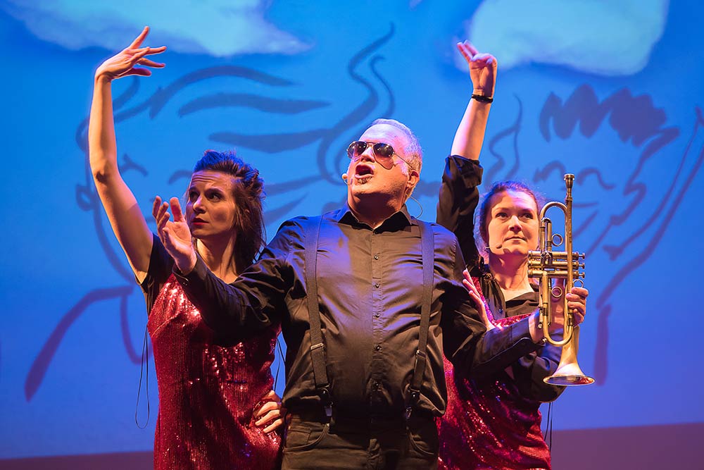 Deux spectacles basés sur l'improvisation.