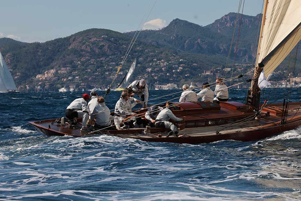 Les manœuvres requiert un sacré savoir faire.