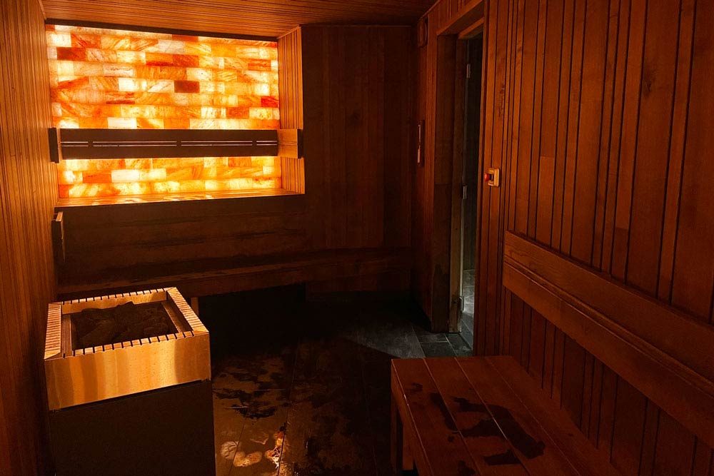 Roz Marine - Le sauna à 40°C avec grotte de sel de l’Himalaya (Parcours Celtique).