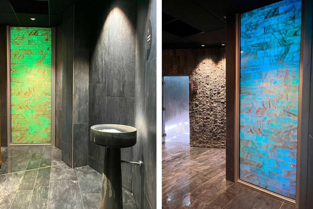 Roz Marine - La fontaine à glace et à droite, devant le panneau lumineux, un des espaces dédiés aux douches sensorielles.