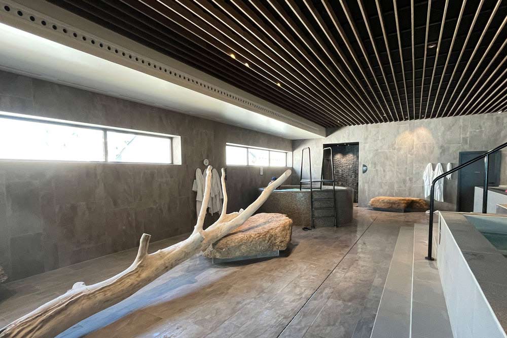 La salle avec les trois bains : le Four, le Gourohaut et le Fût (Parcours Celtique).