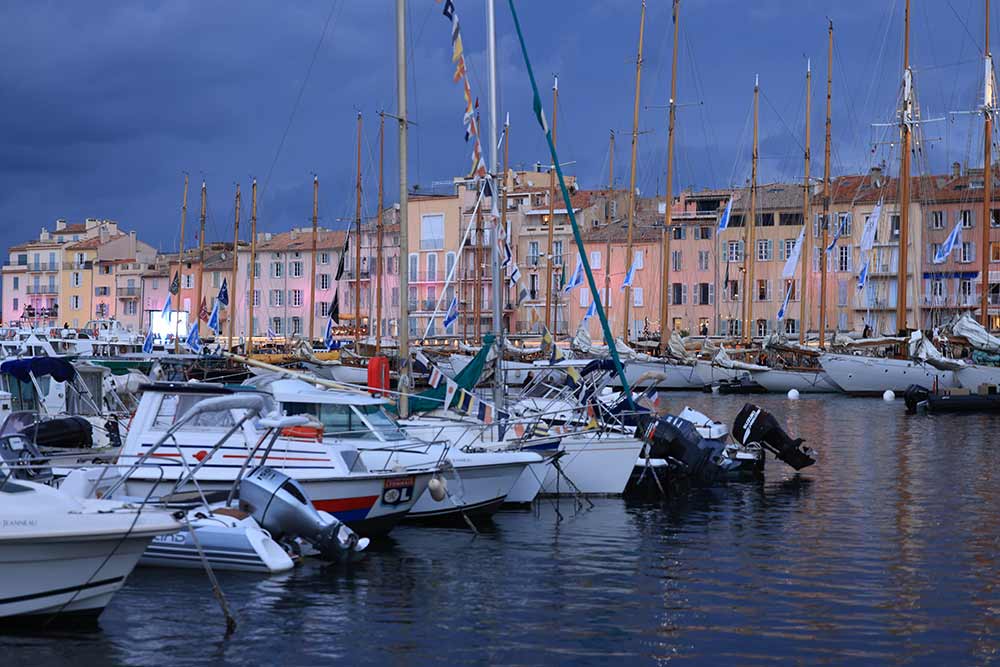 Saint-Tropez - Une flotte au repos.