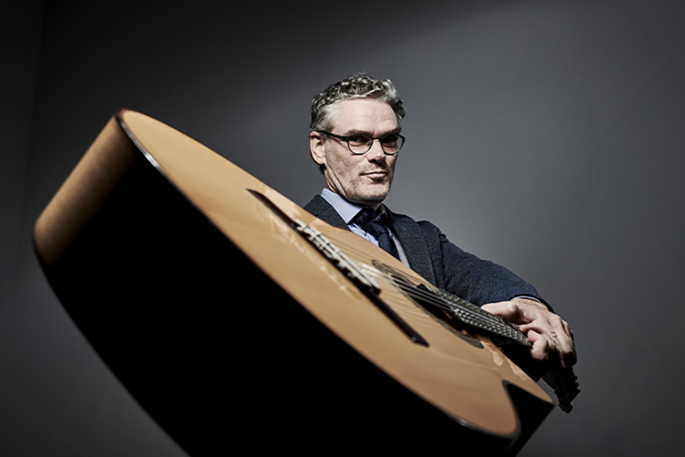 Le magicien de la guitare. 