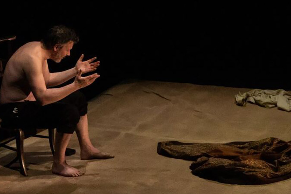 Une pièce qui vous prend aux tripes.