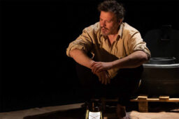 Une pièce qui vous prend aux tripes.